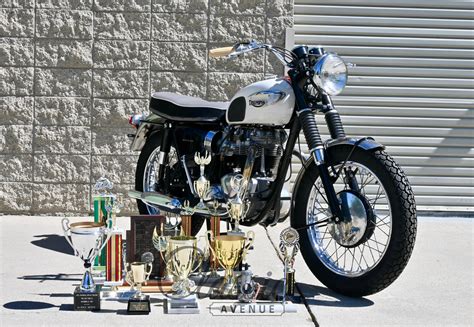 Multiple Award Winning 1966 Triumph 650cc T120r Bonneville Classic