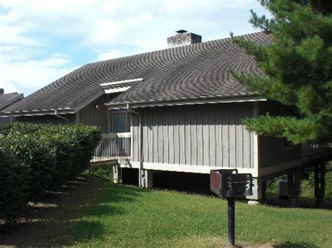 Just a fishing trip for the family or you and the boys heading for the next fishing torunoment these rentals will have you lakeside and on the water in a flash! View of pool from lodge restaurant - Picture of Barren ...