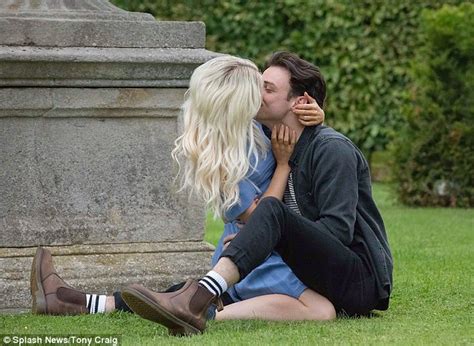Dove Cameron Of Descendants Fame Kisses Babefriend Thomas Doherty On Two