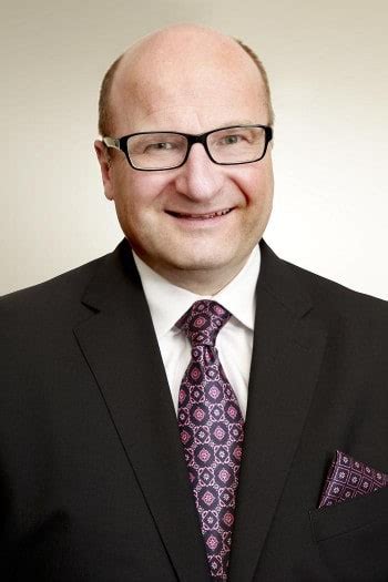 The new merged bank will initially be jointly headed by dg hyp and wl bank's ceos georg reutter and frank mühlbauer, respectively. Dr. Carsten Düerkop ist neues Vorstandsmitglied der WL ...