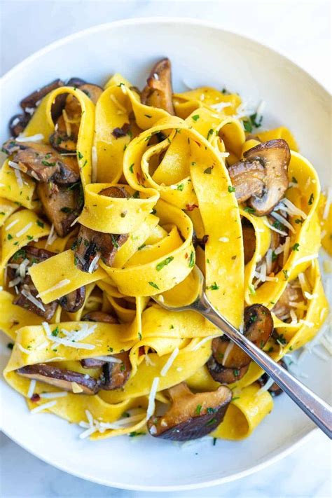 12 ounce box of whole grain farfalle. Easy Garlic Mushroom Pasta | Recipe in 2020 | Pasta ...