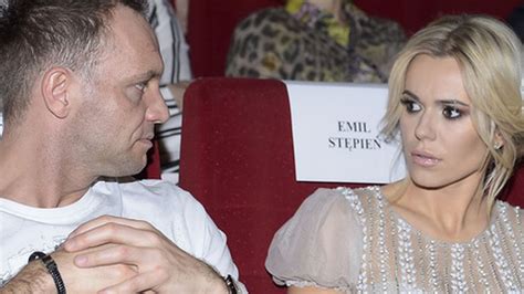 Recently, however, she revealed when exactly she filed … Doda nie komentowała relacji z Emilem Stępniem i zarzekała ...