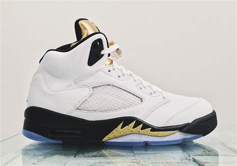 The sneaker was the first jordan shoe to feature a translucent sole, lace locks, and the midsole. Air Jordan 5 Gold Tongue Detailed Images | SneakerNews.com