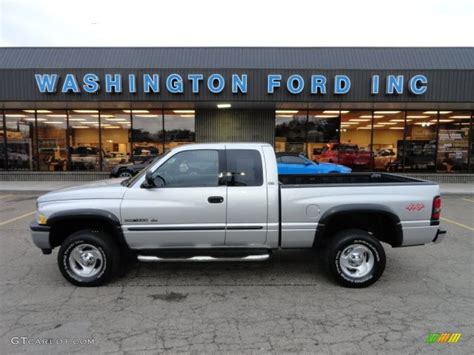 Research the 2001 dodge ram 1500 at cars.com and find specs, pricing, mpg, safety data, photos, videos, reviews and local inventory. 2001 Bright Silver Metallic Dodge Ram 1500 Sport Club Cab ...