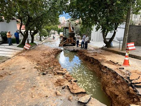 Asfalto Cede E Trecho De Avenida Fica Interditado Na Zona Leste