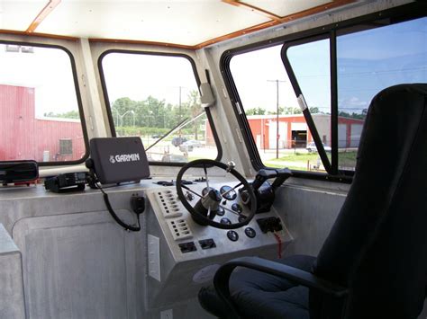What kind of trailer does alum line make? Workboats | Aluma Marine