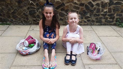 Birchington Sisters Ivy And Nancy Baker Help Clear Up Minnis Bay