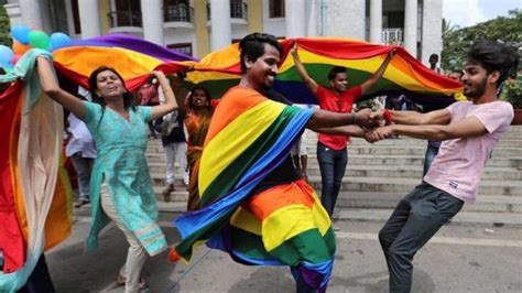 India Despenaliza La Homosexualidad Tras 157 Años De Represión Notagram
