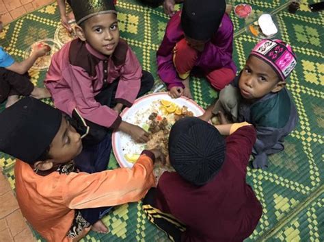 Tangan yang memberi lebih baik dari yang menerima. Bekas pelajar MRSM Seremban 86-87 rai anak yatim | Sentral ...