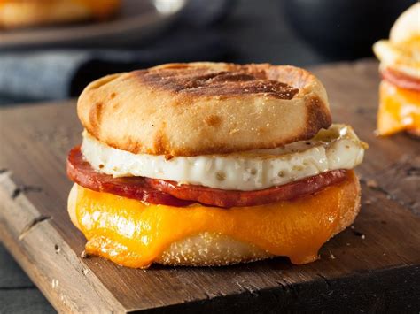English Muffin Ham Breakfast Sandwich Recipe And Nutrition Eat This Much