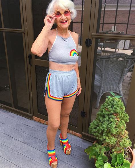 Meet Baddie Winkle A True Style Icon At 95 Eclectic Outfits Baddie