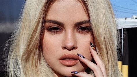 Selena Gomez Has Officially Dyed Her Hair Platinum Blonde