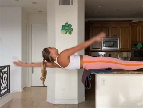 Watch Russian Olympic Swimmer Yuliya Efimova Shows Off How She Works Out During The Rona Video