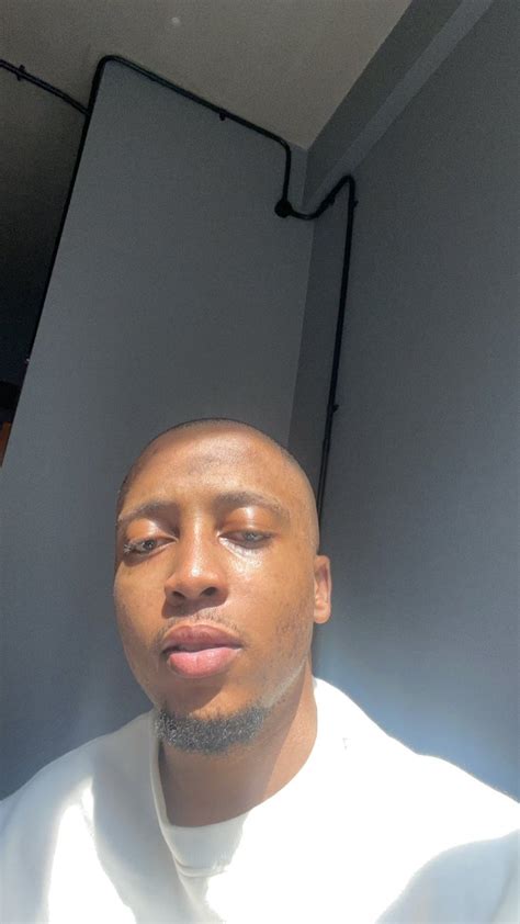 Madikana On Twitter A Man That Takes Sun Kissed Selfies