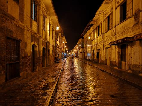 Calle Crisologo at night : Philippines
