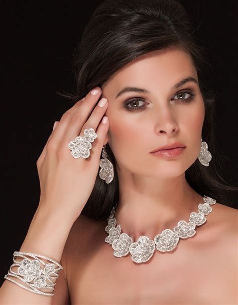 Pin By Michelle Kindrick On Elegant Fine Jewelry Jewelry Photoshoot