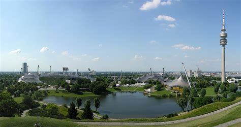 Er ist weltberühmt, ein wahrzeichen. Olympiapark München. Anlagen und Bauten für die ...