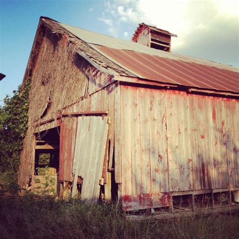 Beautiful Old Barn In Welch Oklahoma American Barn Barn Stables