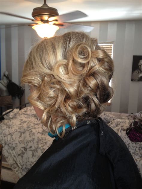 It is among the most fashionable hairstyles as it brings a versatile look on people who. Updo...possibly for short hair | Formal hairstyles, Hair ...