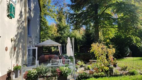 Das landhaus ingeborg erwartet sie mit einer terrasse in poppenhausen. Motorradfahrerfreundliches Wald Hotel in Troisdorf in der ...