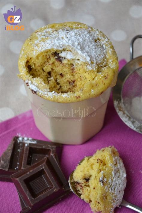 Preparazione della cioccolata calda al microonde: Mug cake al cioccolato, torta in tazza al microonde ...