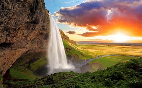 Водопад в Исландии — 4К обои природа Full Hd 3840x2400