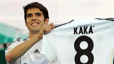 Kaká von 40 000 Fans empfangen UEFA Champions League UEFA com