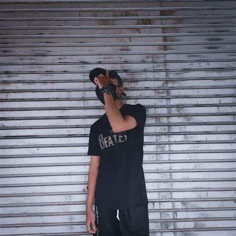 Gambar kartun cowok muslim keren galeri kartun sumber : Ganteng Cowok Pake Masker Keren - Cowok Mania