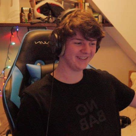 F1nn5ter Profile| Contact Details (Phone number, Twitch, YouTube