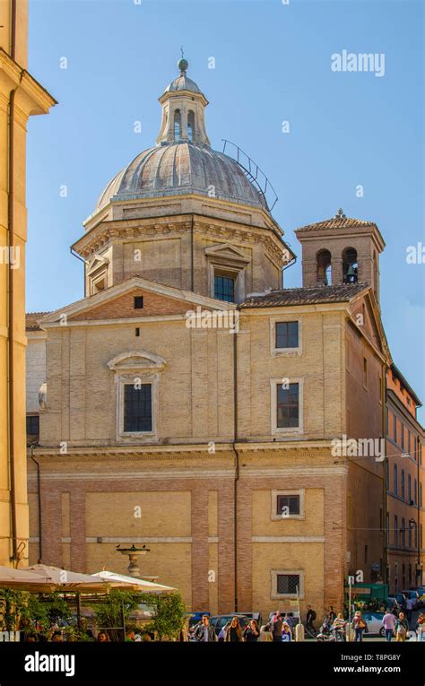 Piazza Madonna Dei Monti Rome Hi Res Stock Photography And Images Alamy