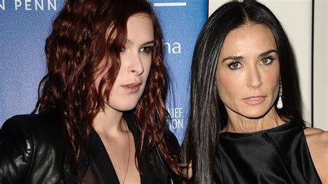 Demi Moores Daughter Rumer Willis Couldnt Stand Her Moms Relationship With Ashton Kutcher