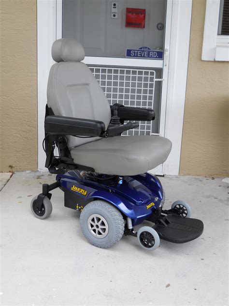 Additionally, you will receive a free cup holder and arm bag with your purchase. Plik:Pride Jazzy Select power chair 001.JPG - Wikipedia ...