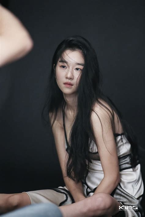 Look at her reaping seo yeji's fan service. Seo Ye Ji Gazes Forlornly in Photos for September Issue of ...