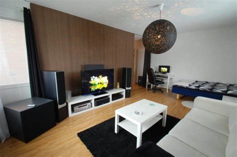 2.1 • gunakan audio yang sesuai dengan kondisi rumah anda. Design ruang TV sederhana | MODEL RUMAH MODERN