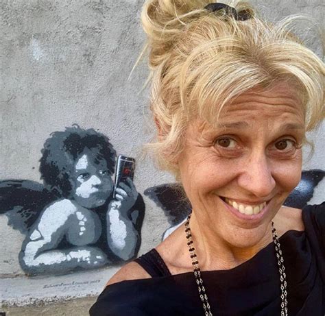 She is an actress, known for sciopèn (1982), l'indizio (cinque inchieste per un commissario) (1982) and sabato, domenica e venerdì (1979). Maria Teresa Ruta: età, altezza, peso, ex marito vip ...