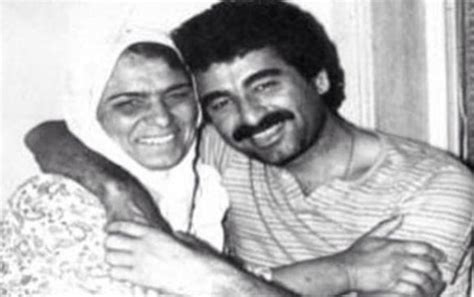 İbrahim tatlıses kaç yaşında, kimdir? İbrahim Tatlıses'in annesi kaç yaşında öldü Leyla Tatlı ...