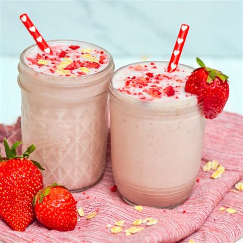 Easy Quick Strawberry Oatmeal Protein Smoothie Mason Jar Recipe