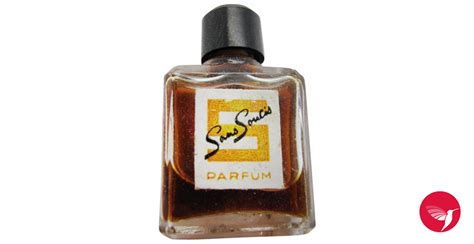 Hypnotizing you into a swaying trance, then punching you in the face for dancing like a hippy. Sans Souci Schiaparelli عطر - a fragrance للنساء 1943