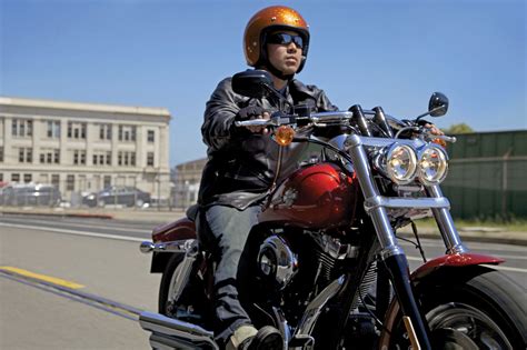 Fat bob is available with manual transmission. HARLEY DAVIDSON Fat Bob specs - 2012, 2013 - autoevolution