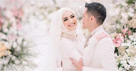 We did not find results for: Kisah di Balik Baju Pengantin Impian Citra Kirana Ini ...