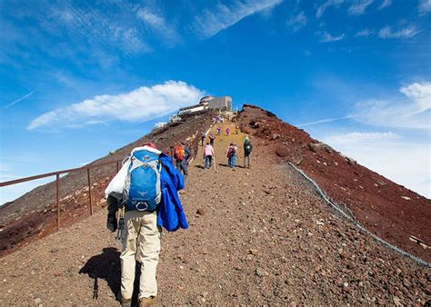 What To Do At The Top Of Mt Fuji 5 Cool Things To Try Live Japan