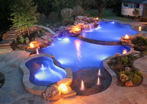 10 Swimming Pools With Cool Fire Features Homes Of The Rich