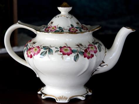 Sadler Vintage Teapot 4 Cup Elegant Porcelain Tea Pot 15818 Tea Pots Tea Pots Vintage