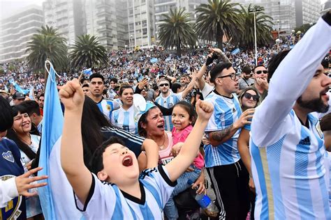 La Alegr A Y La Emoci N De Los Hinchas Argentinos Por La Victoria