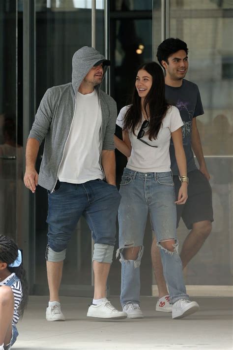 Anni, altezza, peso camila morrone (camila rebeca morrone, nome completo) è nata a buenos aires il 16 giugno 1997, sotto il segno zodiacale dei gemelli. CAMILA MORRONE and Leonardo Dicaprio at Whitney Museum in ...