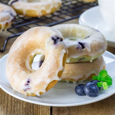 Baked Blueberry Donuts With Lemon Glaze The Social Weed