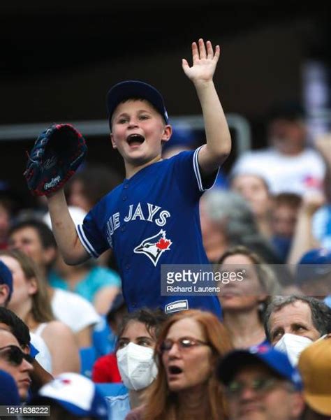 Blue Jays Fan Photos And Premium High Res Pictures Getty Images