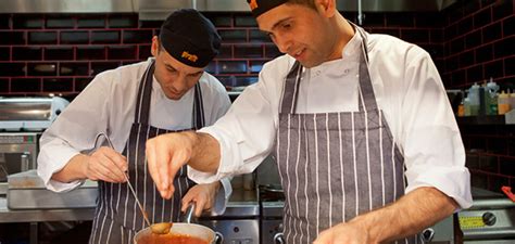 Tu Jefe El Cocinero Y Vos El Sous Chef