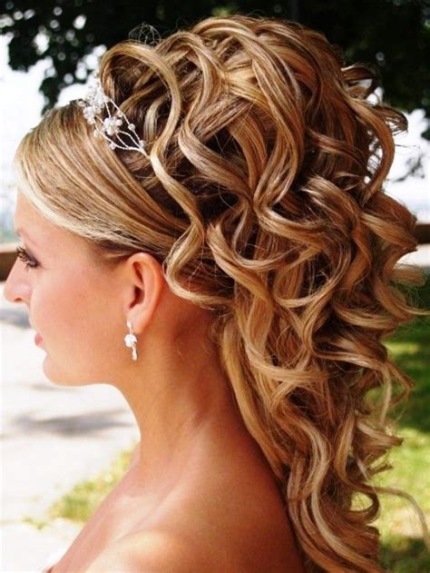Creating this section, namely, wedding hairstyles we aimed to help future brides to be memorable. up half down wedding hairstyles for medium length hair in ...