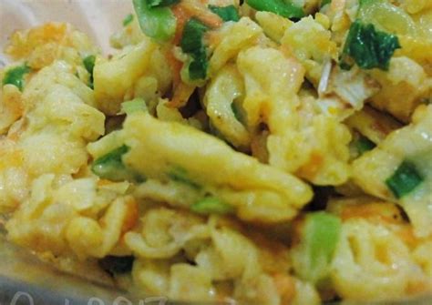 Selimuti kornet dengan telur menggunakan spatula. Resep Orak arik telur oleh YuliOnet - Cookpad